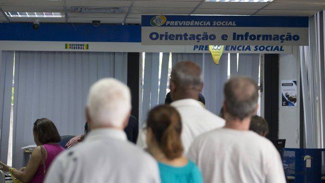 Ajustes valem para segurados do INSS e servidores federais Foto: Márcia Foletto / Agência O Globo